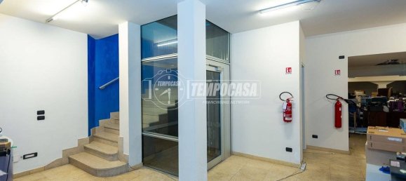 1 room Commercial property in Brescia, Italy No. 313137 38