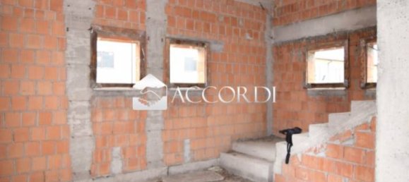 3 Schlafzimmer Haus in Montebelluna, Italy, Nr. 71748 6