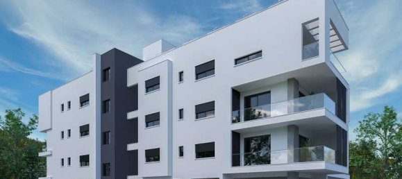 4 bedrooms Apartment in Kato Polemidia, Cyprus No. 16099 3