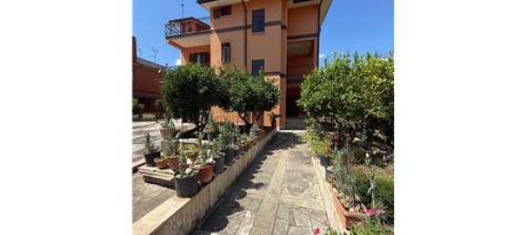 3 bedrooms Apartment in Rome, Italy No. 289484 2