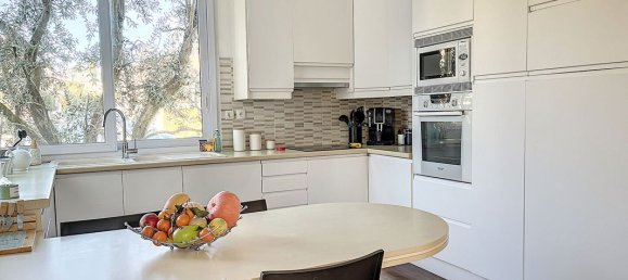 4 bedrooms House in Suresnes, France No. 151317 8