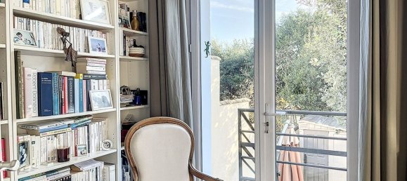 4 bedrooms House in Suresnes, France No. 151317 5