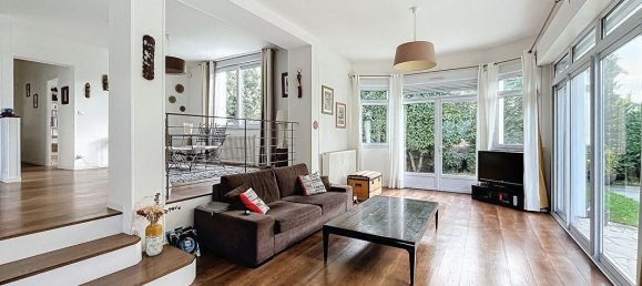 4 bedrooms House in Suresnes, France No. 151317 2