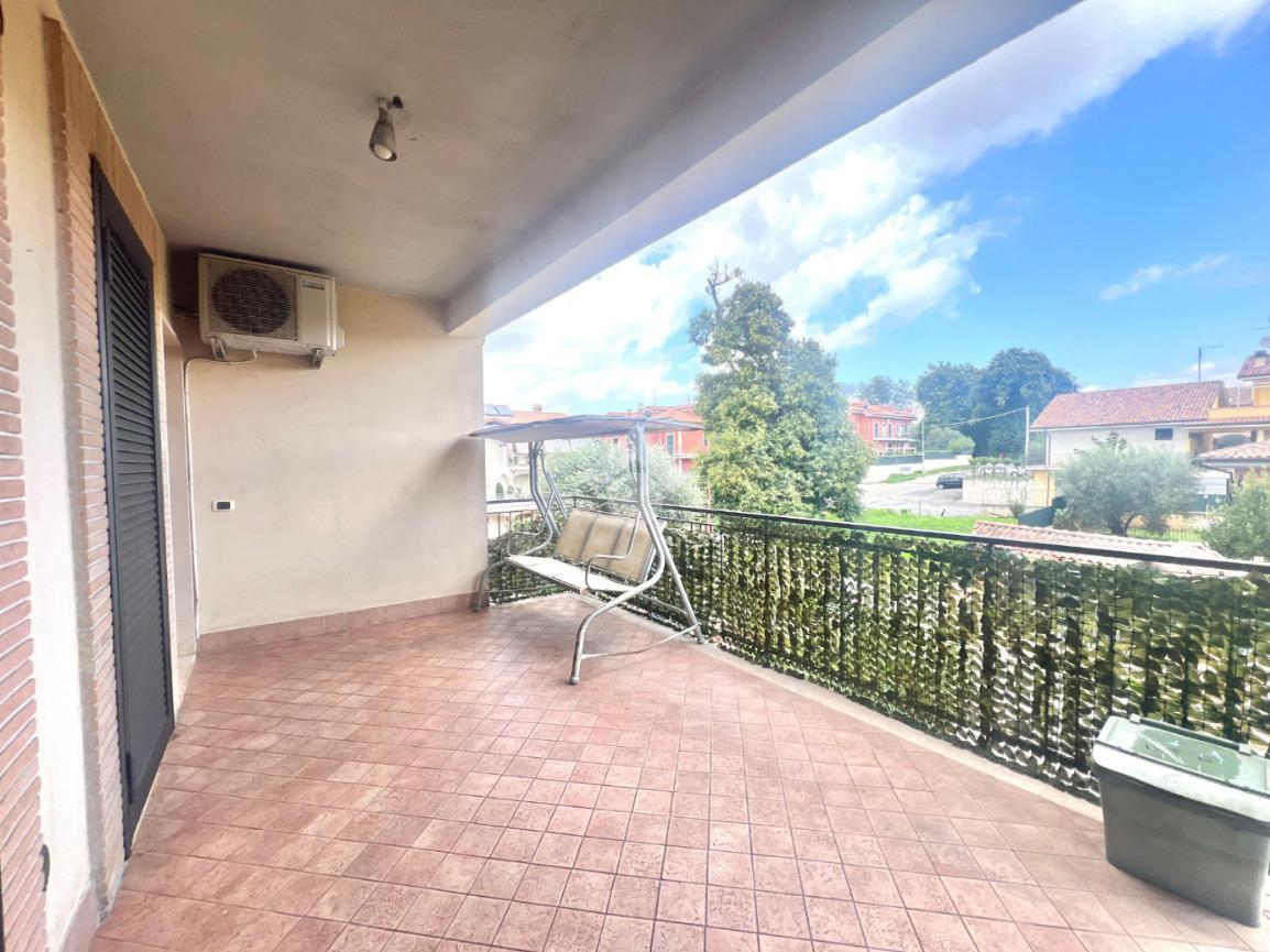 Квартира с 3 комнатами в Лабико, Италия № 130473