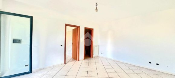 Квартира с 3 комнатами в Лабико, Италия № 130473 3