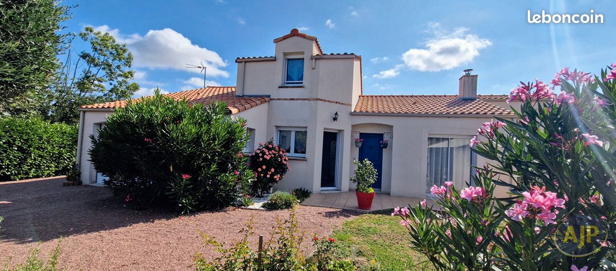 6 rooms House in Getigne, France No. 291042