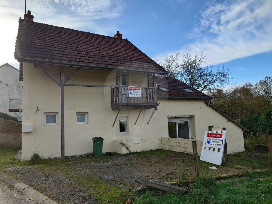 3 bedrooms House in Luzy, France No. 341520