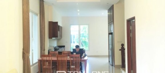 3 Schlafzimmer Villa in Long Bien, Vietnam, Nr. 3451 2