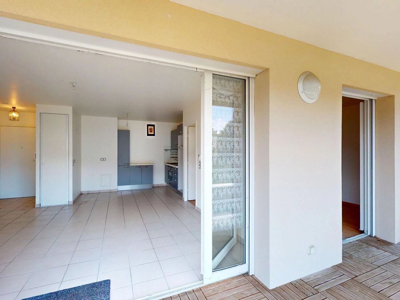 1 bedroom Apartment in Emerainville, France No. 335093