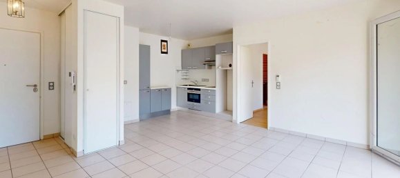 1 bedroom Apartment in Emerainville, France No. 335093 2