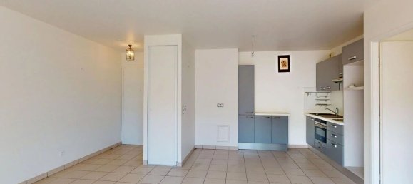 1 bedroom Apartment in Emerainville, France No. 335093 5
