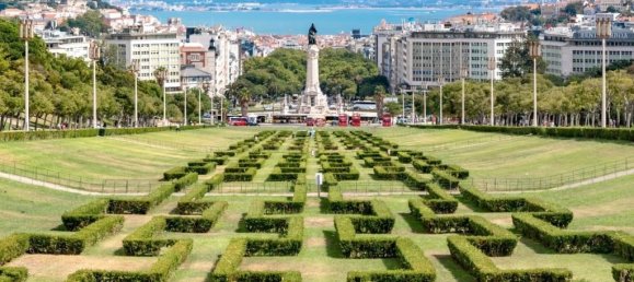 6 bedrooms Commercial property in Lisbon, Portugal No. 144980 10