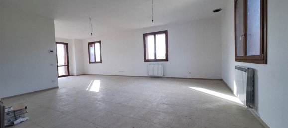 Casa de 20 divisões em San Severino Marche, Italy N.º 152903 9