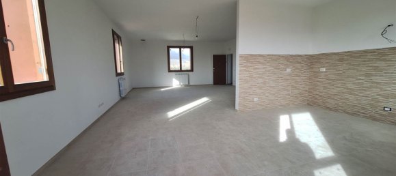 Casa de 20 divisões em San Severino Marche, Italy N.º 152903 10