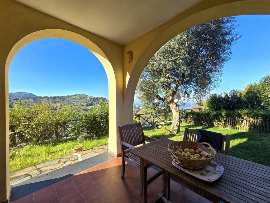 Apartamento de 3 dormitorios en Massa Lubrense, Italy No. 313163