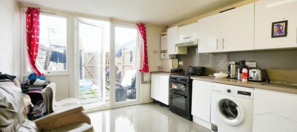 4 bedrooms House in Mitcham, United Kingdom No. 11602 3