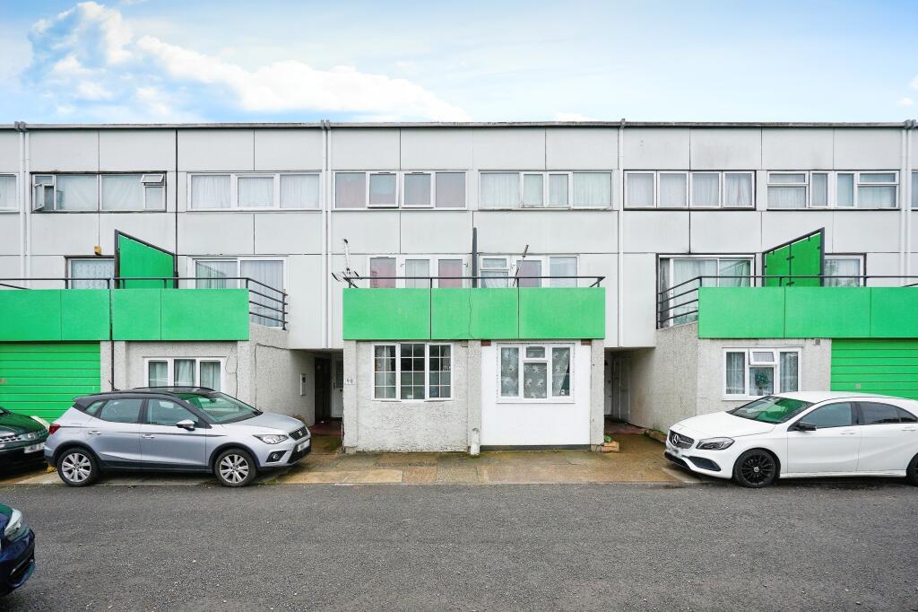 4 bedrooms House in Mitcham, United Kingdom No. 11602