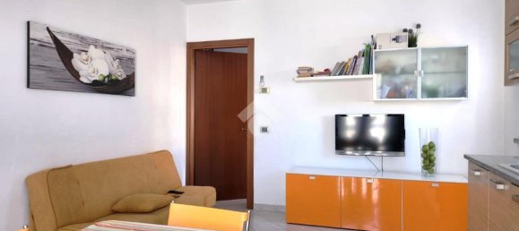 Квартира с 3 комнатами в Казореццо, Италия № 101986 10