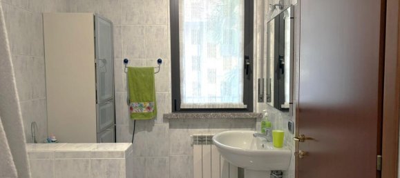 Квартира с 3 комнатами в Казореццо, Италия № 101986 15