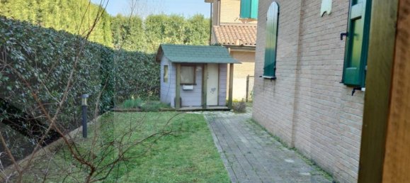 3غرفة شقة في Fiorano Modenese, Italy رقم 17111 4