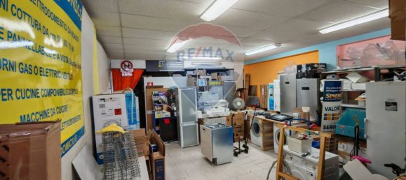 2-Zimmer Gewerbliche Immobilie in Recanati, Italy, Nr. 356207 9