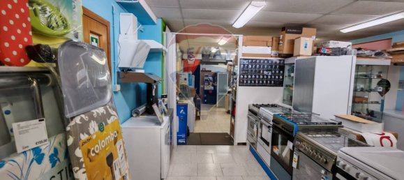 2-Zimmer Gewerbliche Immobilie in Recanati, Italy, Nr. 356207 22