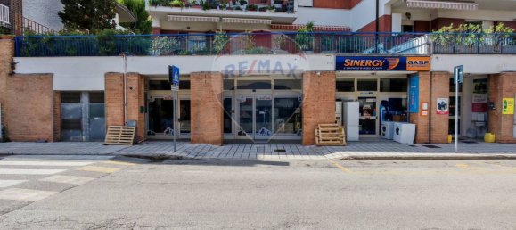 2-Zimmer Gewerbliche Immobilie in Recanati, Italy, Nr. 356207 10