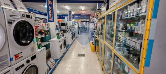 2-Zimmer Gewerbliche Immobilie in Recanati, Italy, Nr. 356207 6