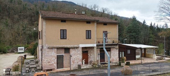 8 rooms House in Assisi, Italy No. 131770 3