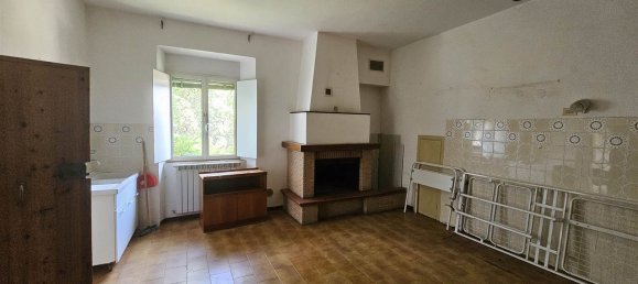 957m² Land in San Severino Marche, Italy No. 274934 21