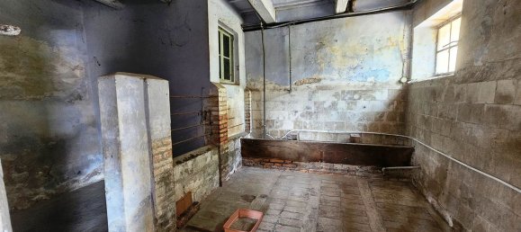 957m² Land in San Severino Marche, Italy No. 274934 3