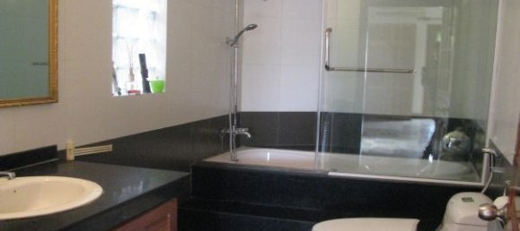 Villa de 4 dormitorios en Tay Ho, Vietnam No. 5719 15