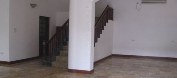 Villa de 4 dormitorios en Tay Ho, Vietnam No. 5719 8