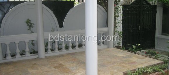 Villa de 4 dormitorios en Tay Ho, Vietnam No. 5719 4