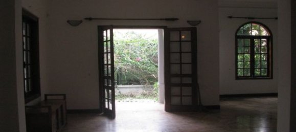 Villa de 4 dormitorios en Tay Ho, Vietnam No. 5719 10