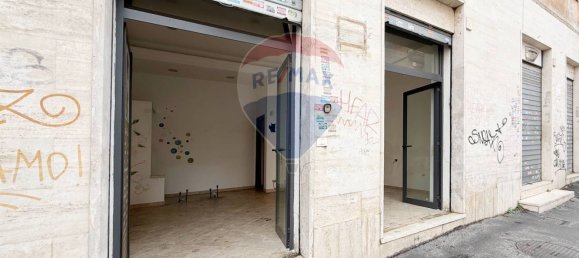 1 room Commercial property in Rome, Italy No. 114535 10