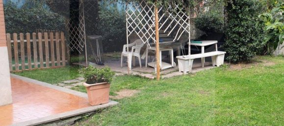 Квартира с 3 комнатами в Рим, Италия № 32584 2