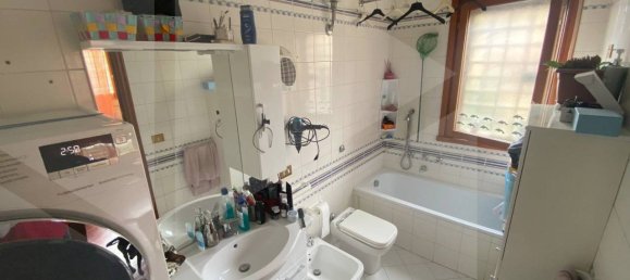 Квартира с 3 комнатами в Рим, Италия № 32584 10