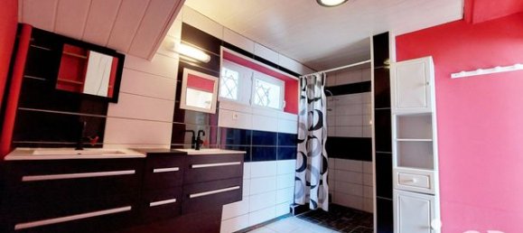 4 bedrooms House in Cerisiers, France No. 363667 6