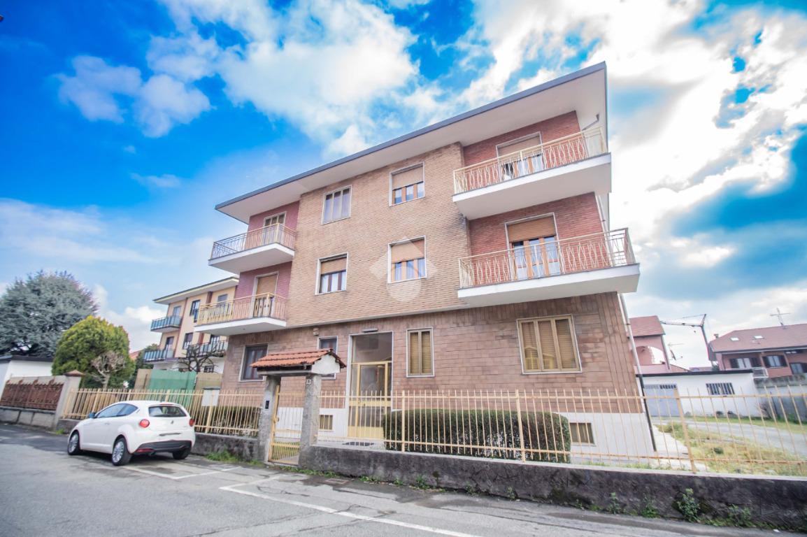 3 rooms Apartment in Turin, Italy No. 15074