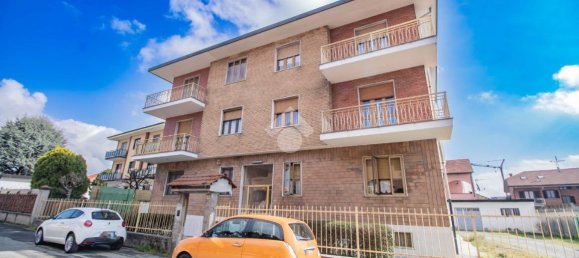 3 rooms Apartment in Turin, Italy No. 15074 4