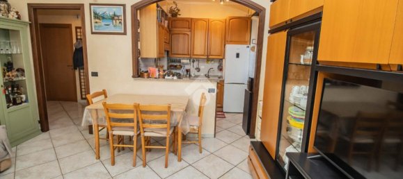 3 rooms Apartment in Turin, Italy No. 15074 7