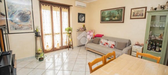 3 rooms Apartment in Turin, Italy No. 15074 10