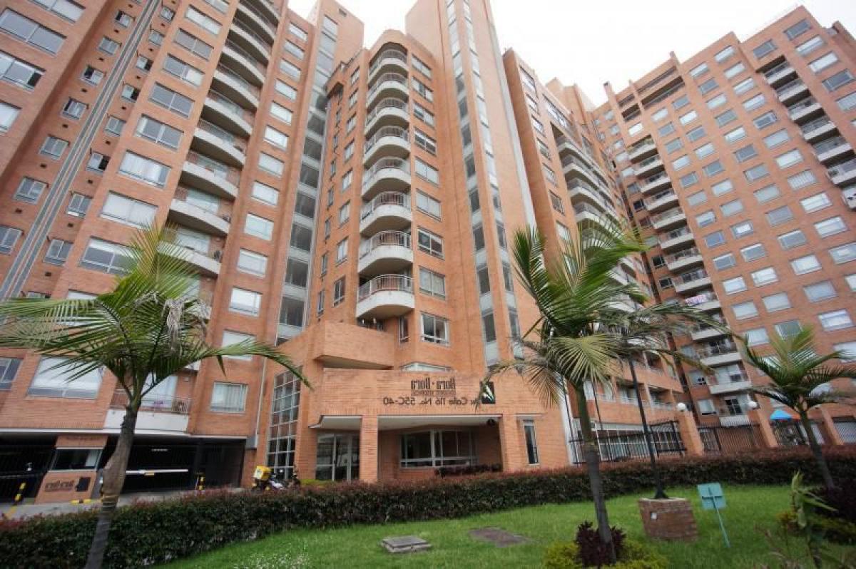 Casa de 3 dormitorios en Bogotá, Colombia No. 14595