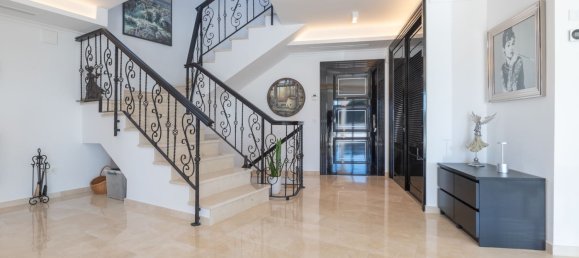 3 bedrooms Villa in Marbella, Spain No. 149944 5