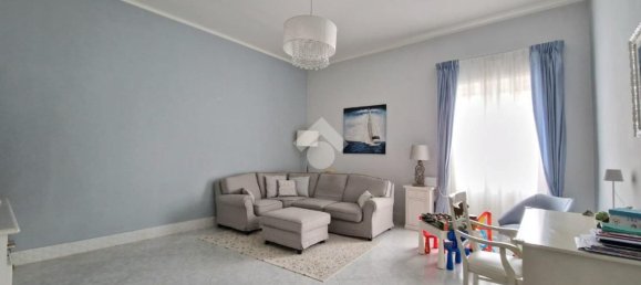 3 rooms Apartment in Naples, Italy No. 52478 14