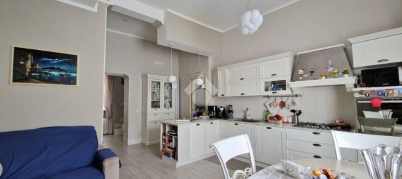 3 rooms Apartment in Naples, Italy No. 52478 7