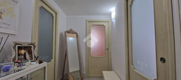 3 rooms Apartment in Naples, Italy No. 52478 20
