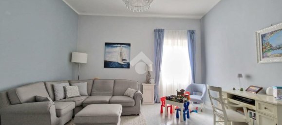 3 rooms Apartment in Naples, Italy No. 52478 12