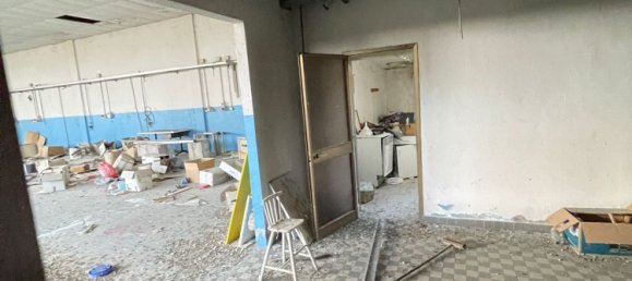 Склад 810м² в Кастирага Видардо, Италия № 74963 13